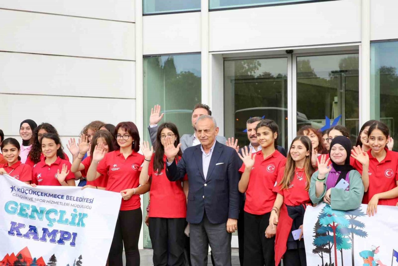 Küçükçekmece Belediyesi Gençlik Kampı düzenledi