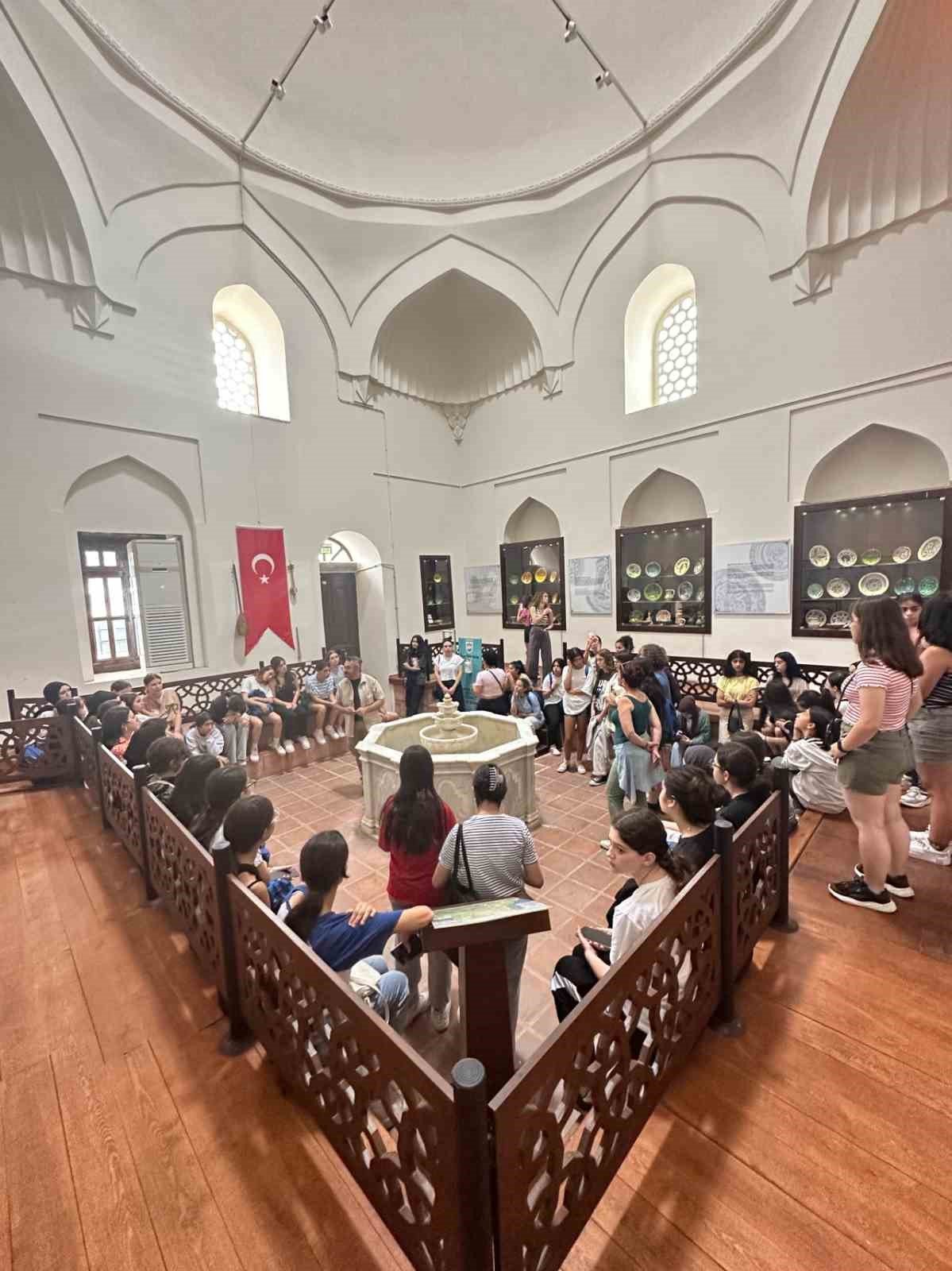 Küçükçekmece Belediyesi Gençlik Kampı düzenledi