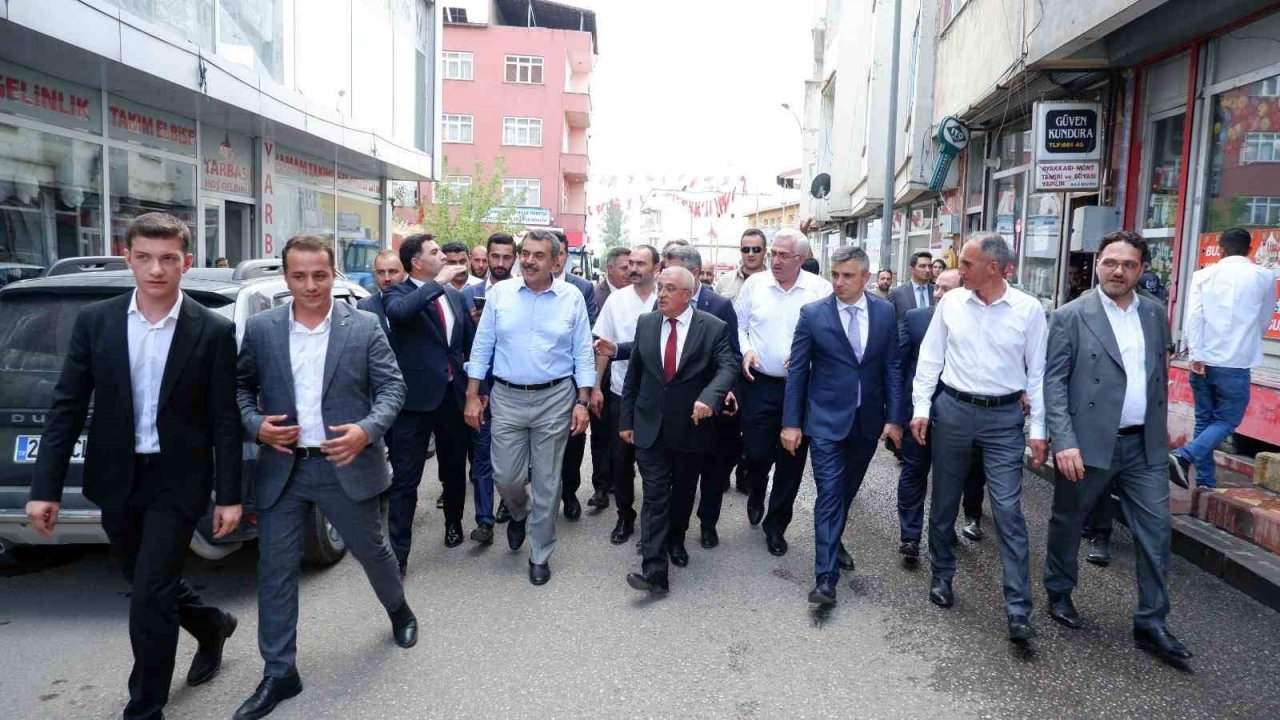 Bakan Tekin’den Pasinler ziyareti