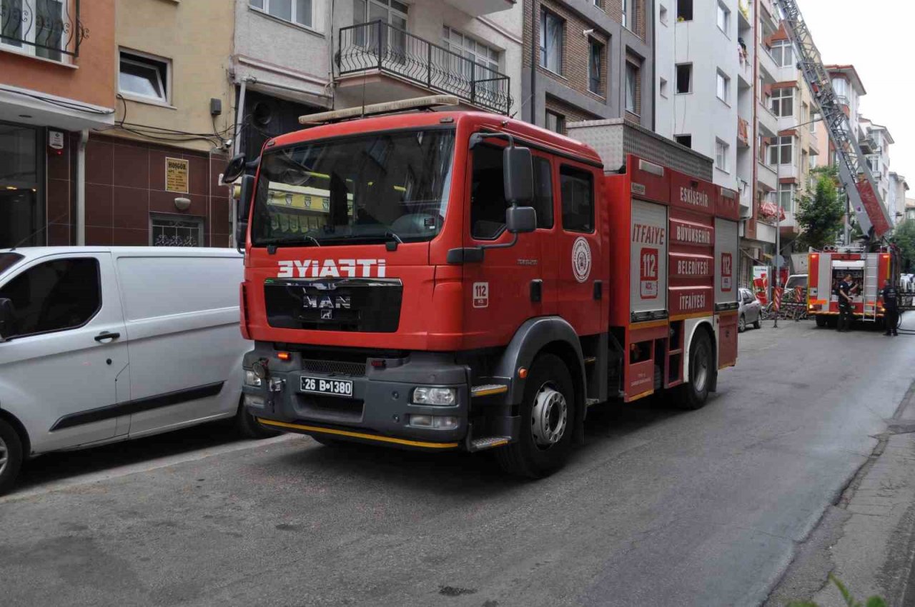 Sabah saatlerinde aniden yükselen dumanlar endişeye sebep oldu