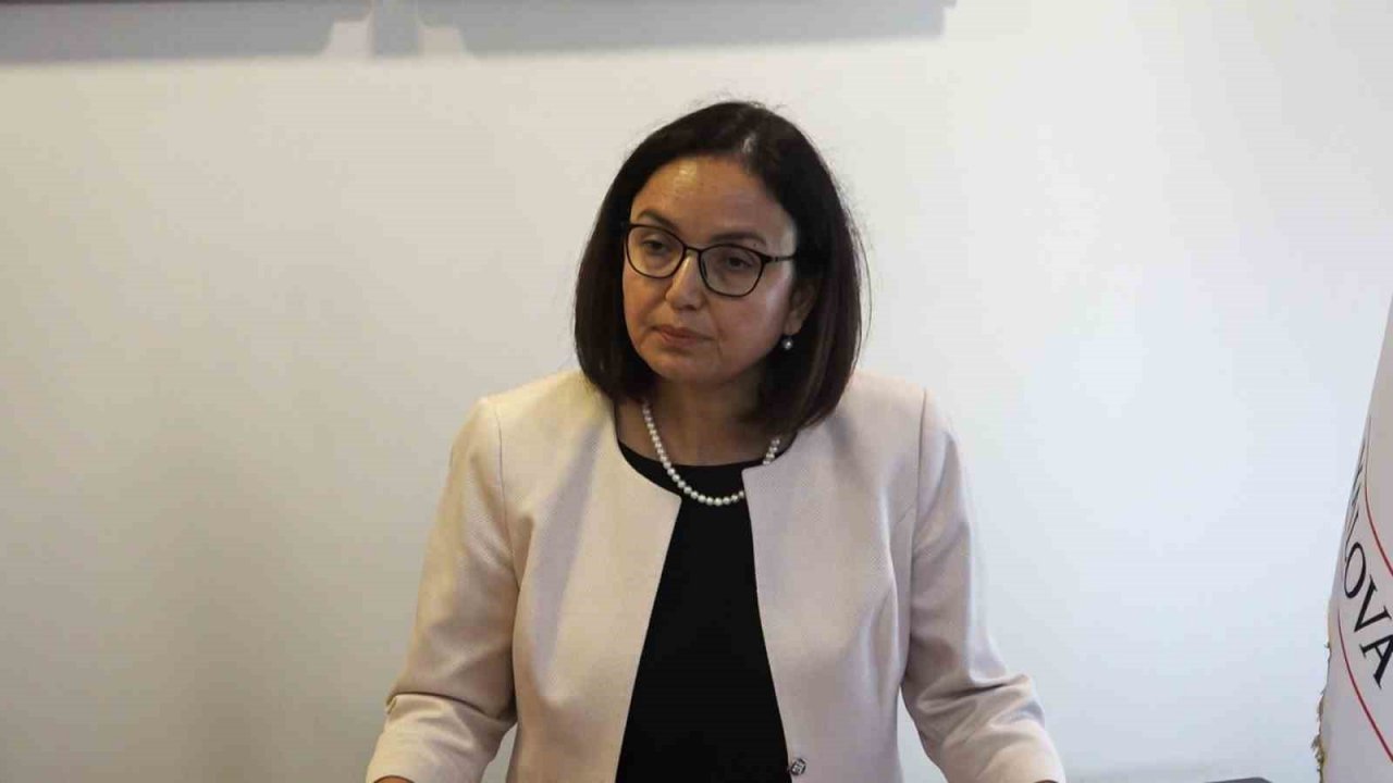 Vali Hülya Kaya tebrik için çiçek yerine depremzedelere bağış istedi