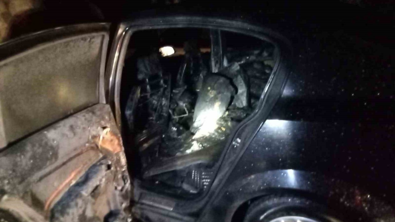 TEM’de yanan otomobil küle döndü