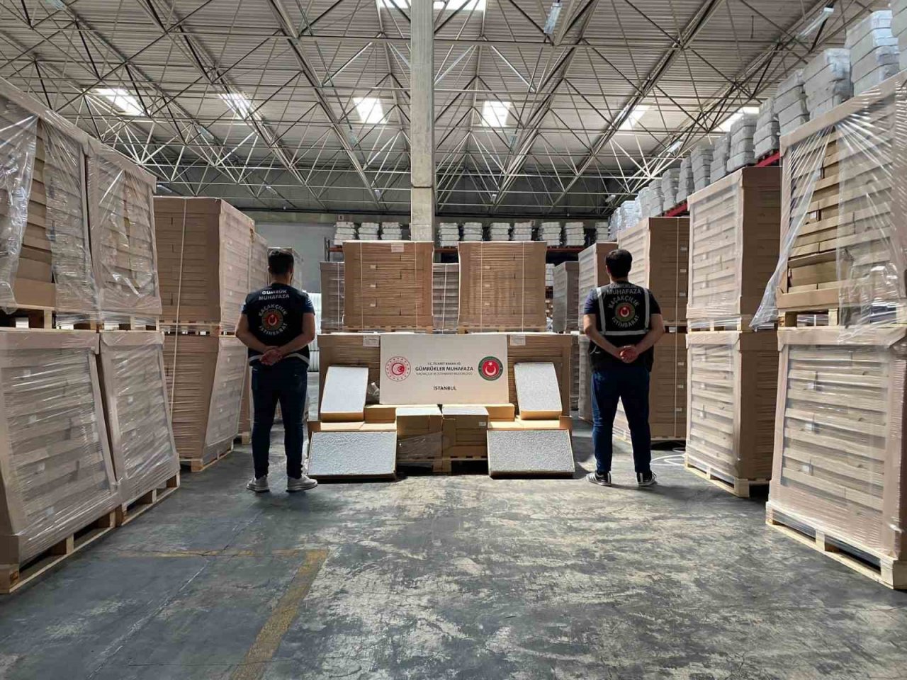 Gümrük Muhafaza ekipleri 19 milyon 100 bin adet filtre çubuk ele geçirdi