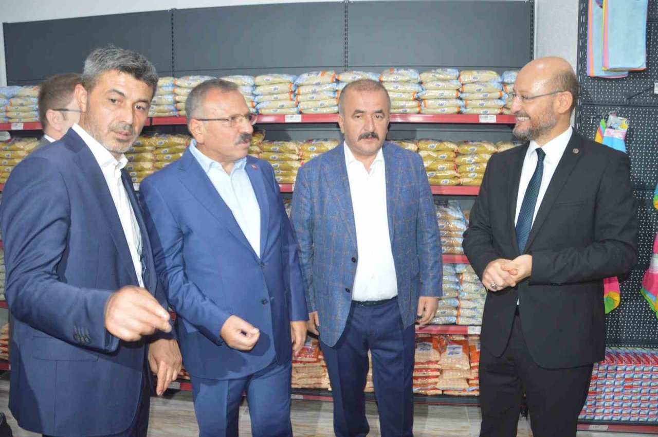 Bu markette para geçmiyor, açılışı yapıldı