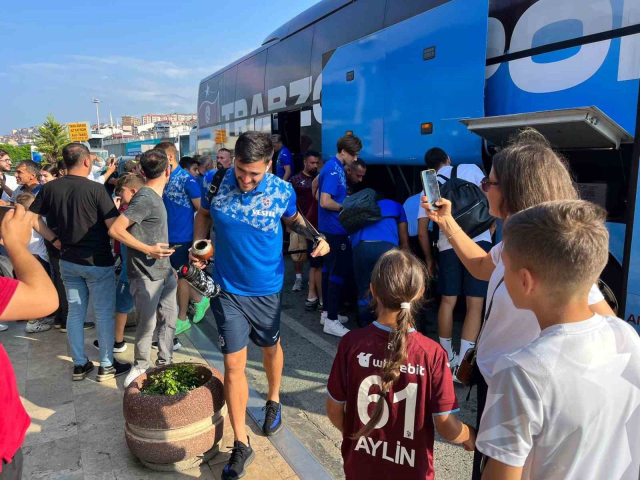 Trabzonspor, Galatasaray maçı için İstanbul’a gitti