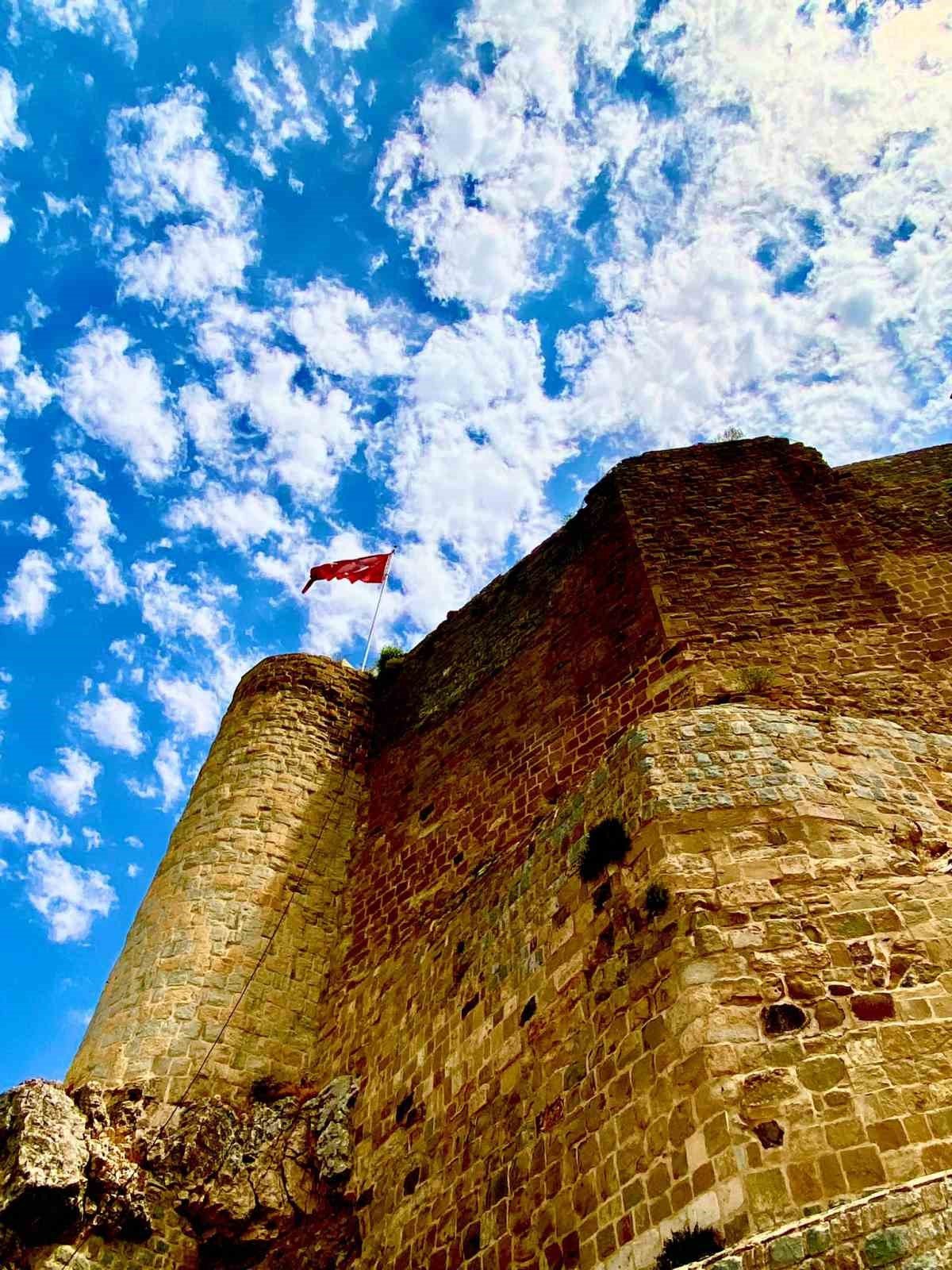 5 bin yıllık Harput Kalesi’nden görsel şölen