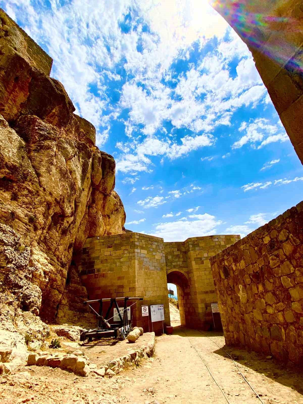 5 bin yıllık Harput Kalesi’nden görsel şölen