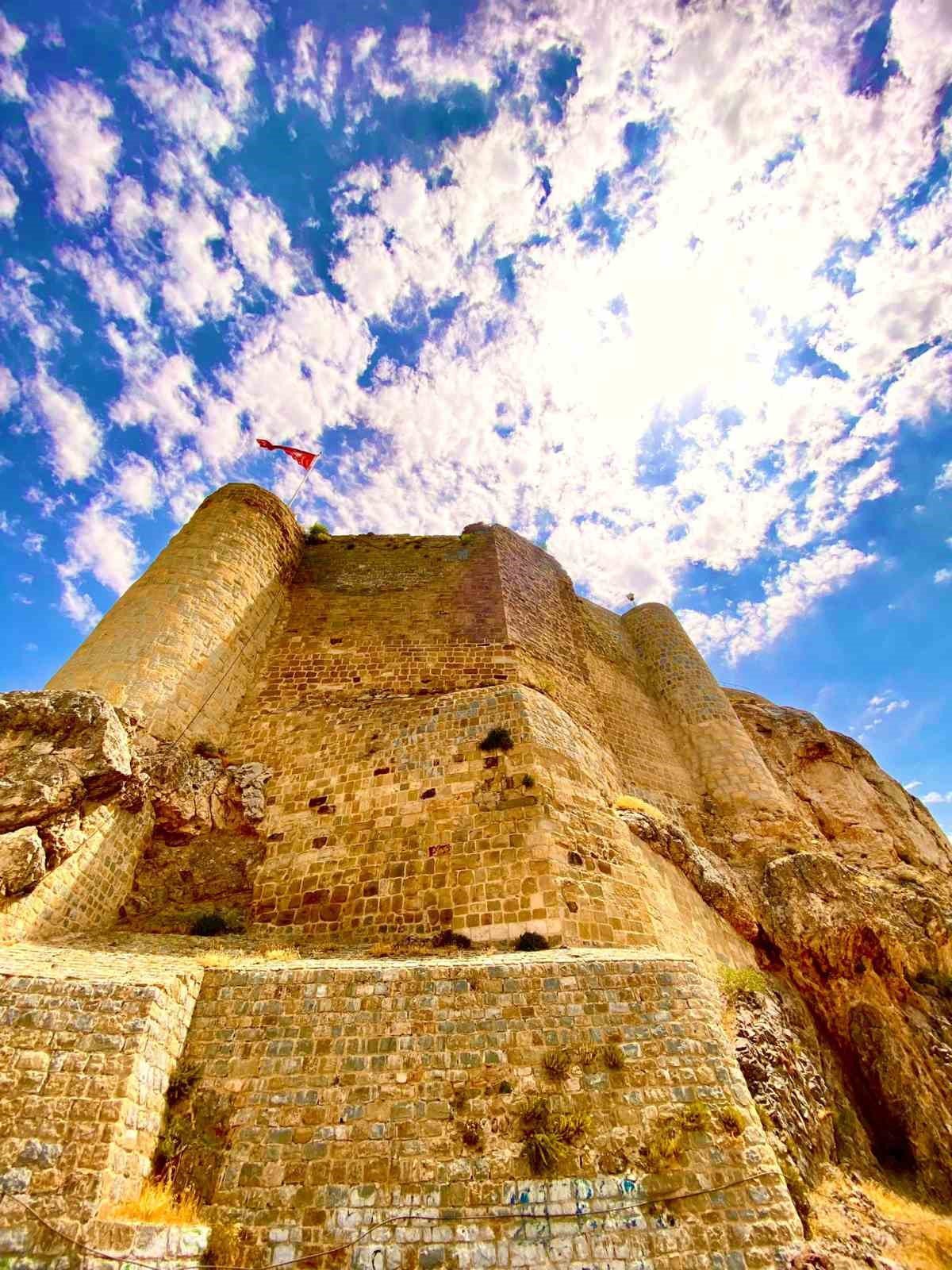 5 bin yıllık Harput Kalesi’nden görsel şölen