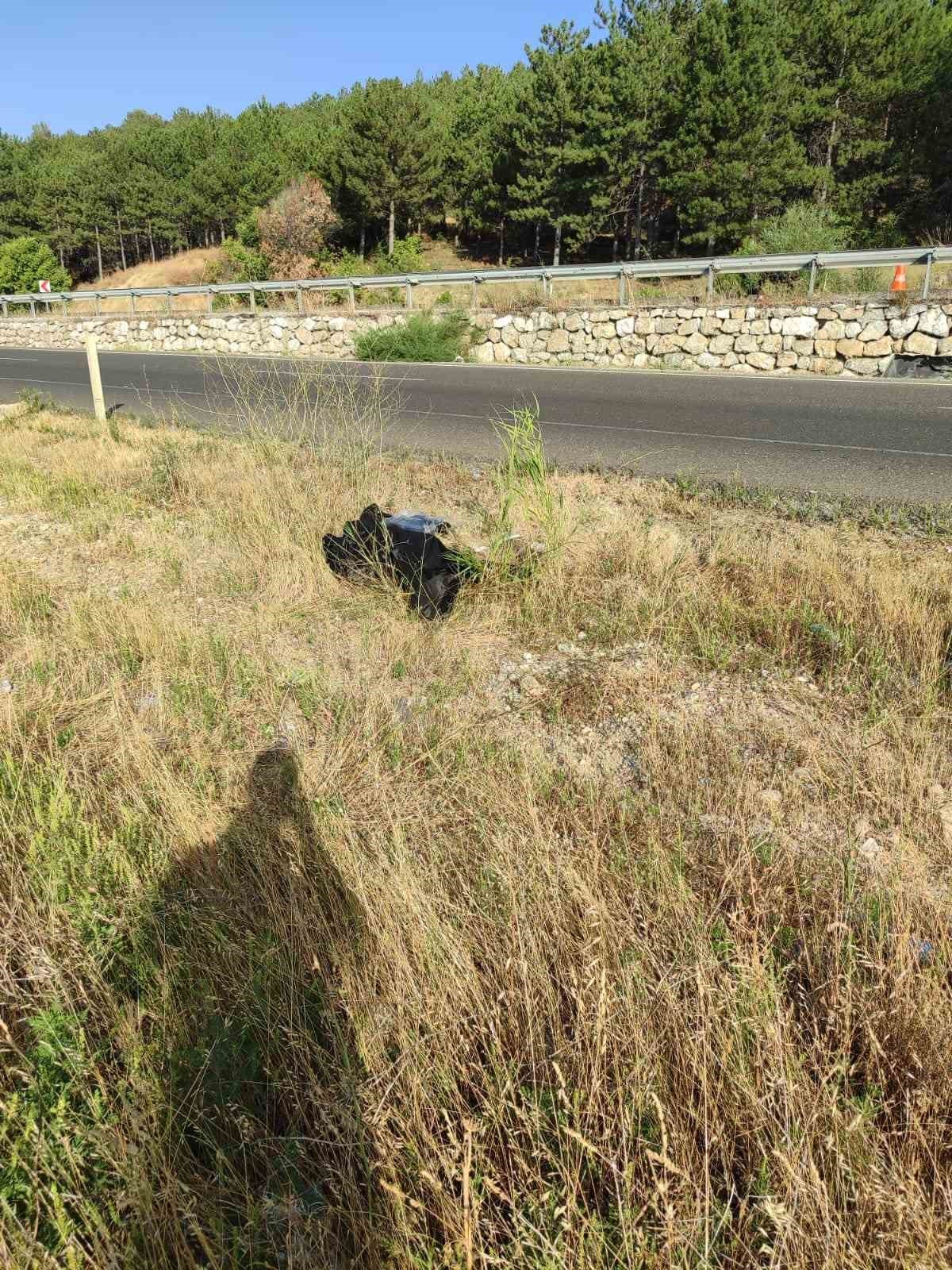 Uşak’ta yoldan çıkan otomobil bariyerlere vurdu: 2 ölü