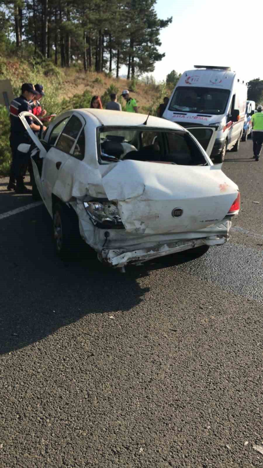 Uşak’ta yoldan çıkan otomobil bariyerlere vurdu: 2 ölü