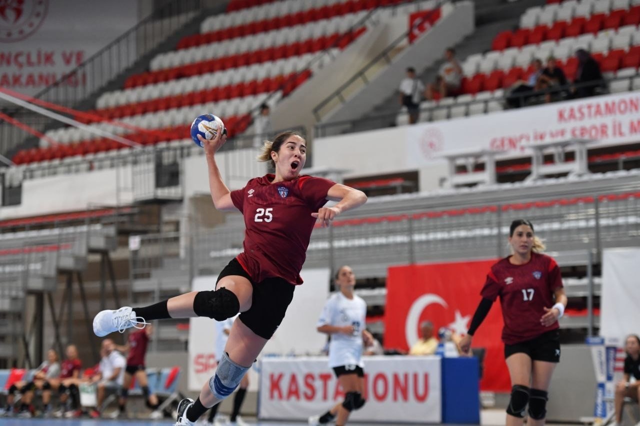 Mavi Kelebekler namağlup döndü