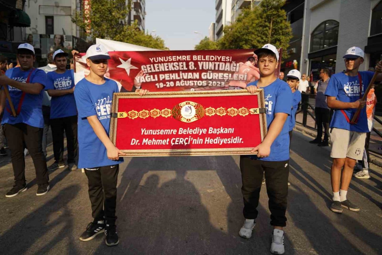Geleneksel 8. Yuntdağı Yağlı Pehlivan Güreşleri kortej yürüyüşü yapıldı