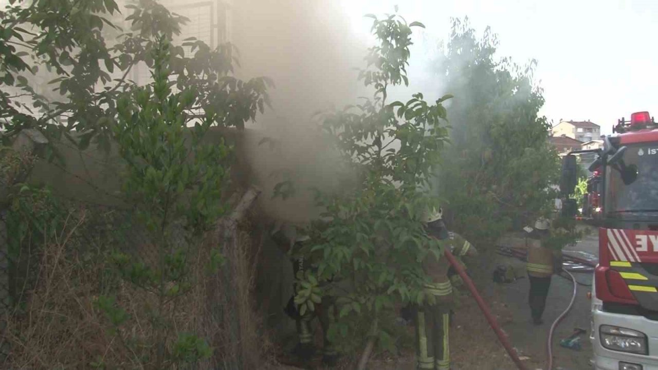 Ataşehir’de iş yeri yangını