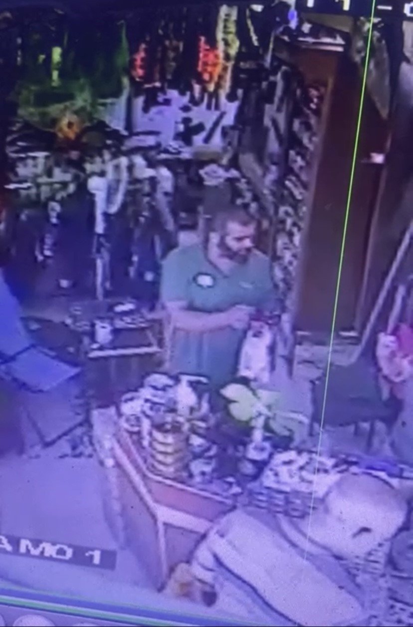 Biga’da av malzemeleri satan işyerinden kurusıkı tabanca çalan hırsız yakalandı