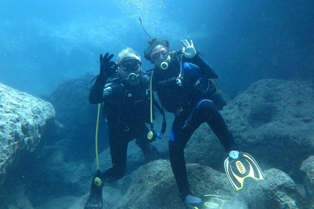 Eskişehirli dalgıçlar denizin 12 metre altında halay çekti