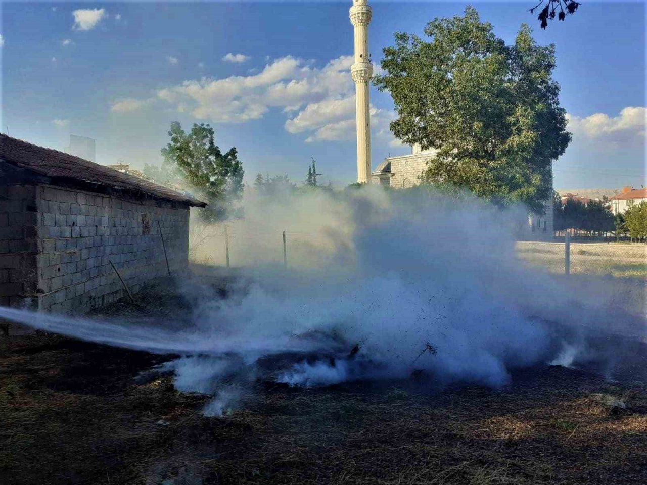 Çankırı’da çıkan ot yangını kısa sürede söndürüldü