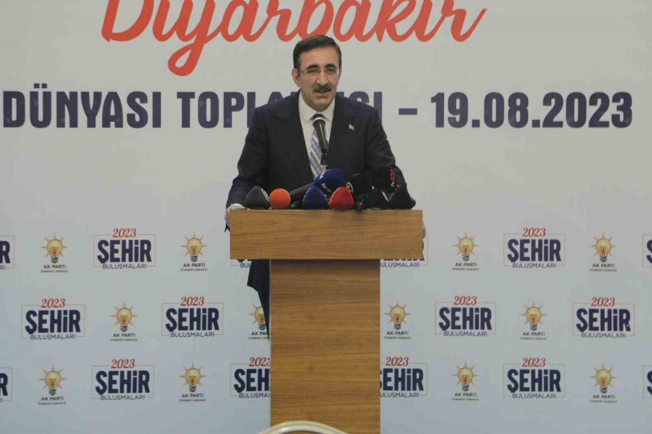 Cumhurbaşkanı Yardımcısı Yılmaz: "Yönetimlerimiz döneminde Diyarbakır’a toplam yaptığımız yatırım, 125 milyar 778 milyon Türk lirasını bulmuş"