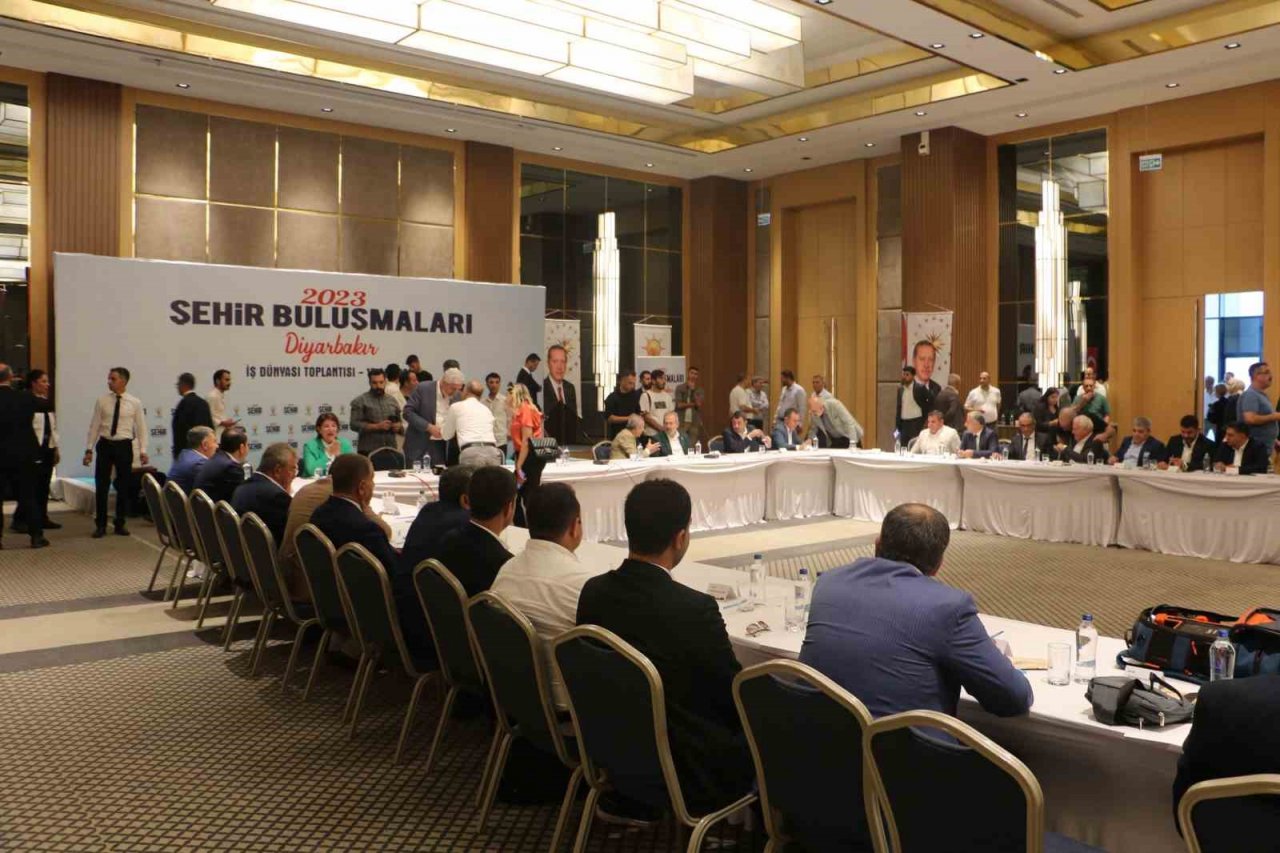 Cumhurbaşkanı Yardımcısı Yılmaz: "Yönetimlerimiz döneminde Diyarbakır’a toplam yaptığımız yatırım, 125 milyar 778 milyon Türk lirasını bulmuş"