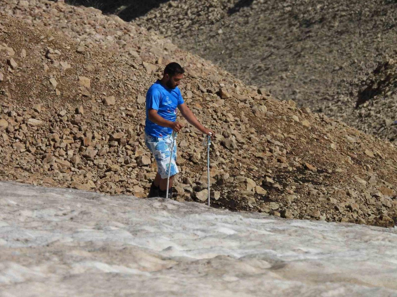 40 derece sıcakta kayak yaptı