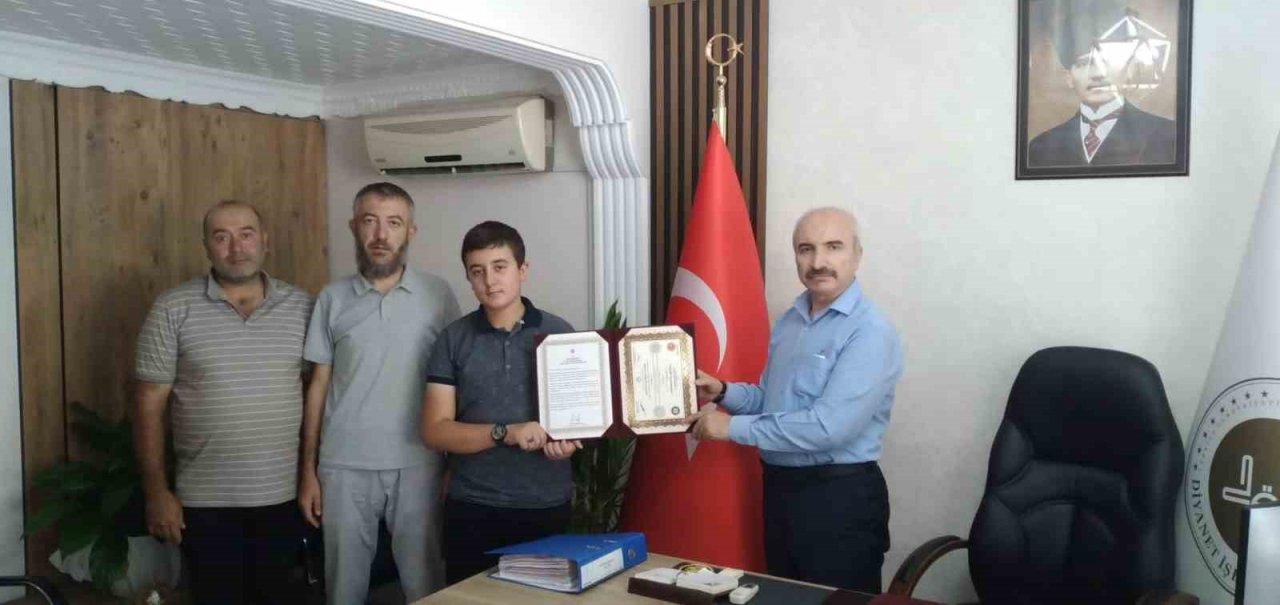Hafızlık eğitimini tamamlayan öğrencilere belge