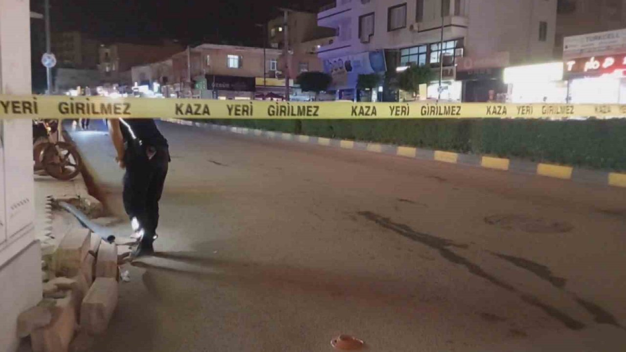 Kıraathanede husumetlilerine kurşun yağdırdı: 3 yaralı