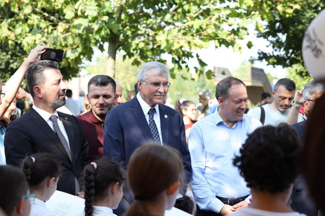 Başkan Yüce: “Çocuk gülerse dünya güler anlayışıyla çalışıyoruz”