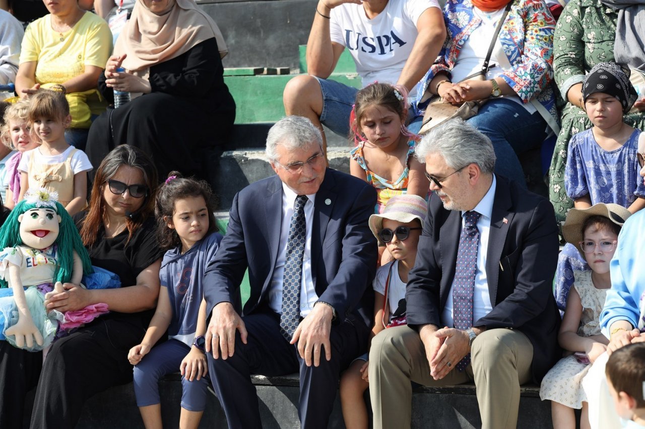 Başkan Yüce: “Çocuk gülerse dünya güler anlayışıyla çalışıyoruz”