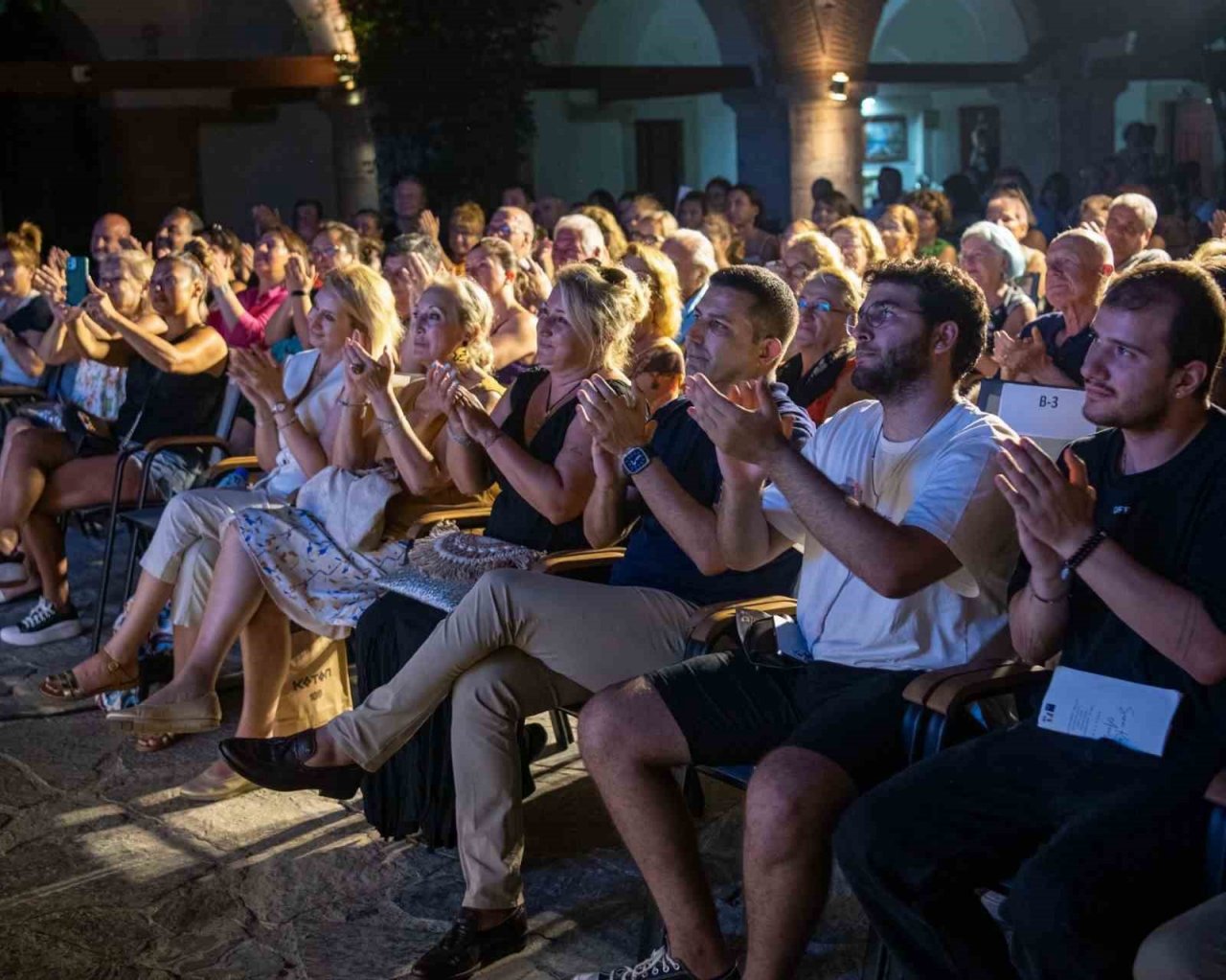 Kuşadası Kervansaray’da keman resitali