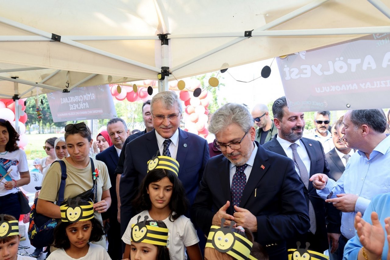 Başkan Yüce: “Çocuk gülerse dünya güler anlayışıyla çalışıyoruz”