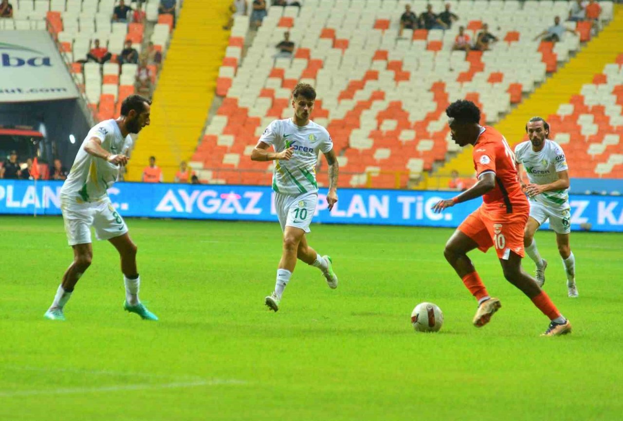 Trendyol 1.Lig: Adanaspor: 1 - Şanlıurfaspor: 0 (İlk yarı)