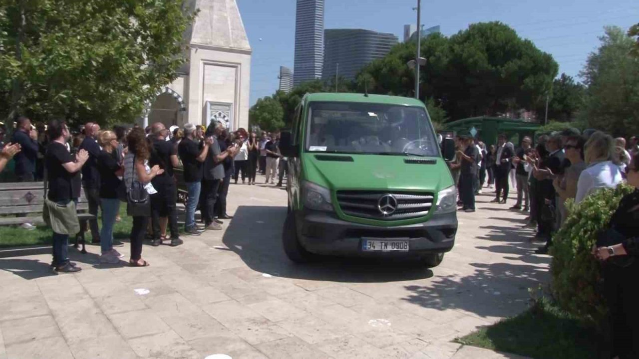 Hastane odasında ölü bulunan ünlü doktor son yolculuğuna uğurlandı