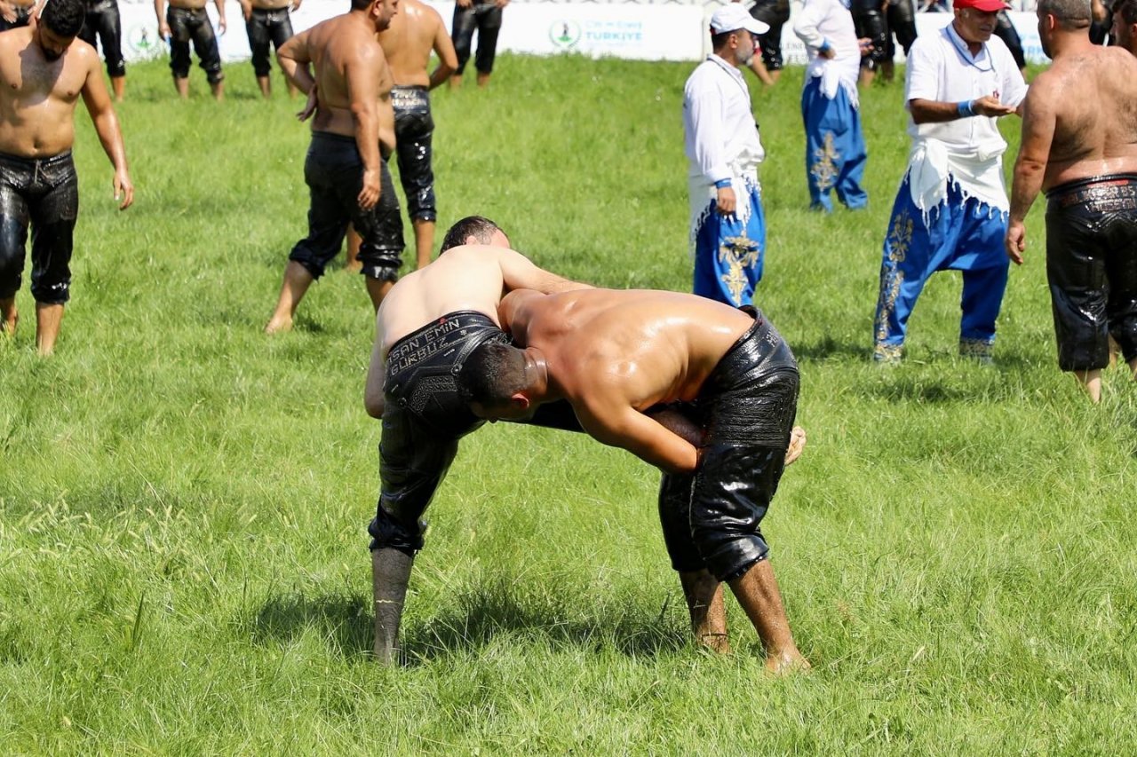 8. Yuntdağı Yağlı Pehlivan Güreşleri başladı