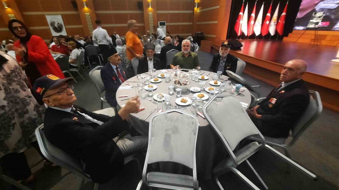 AK Parti İstanbul İl Başkanlığı, Kore-Kıbrıs şehit ve gazilerini anma programı gerçekleştirdi