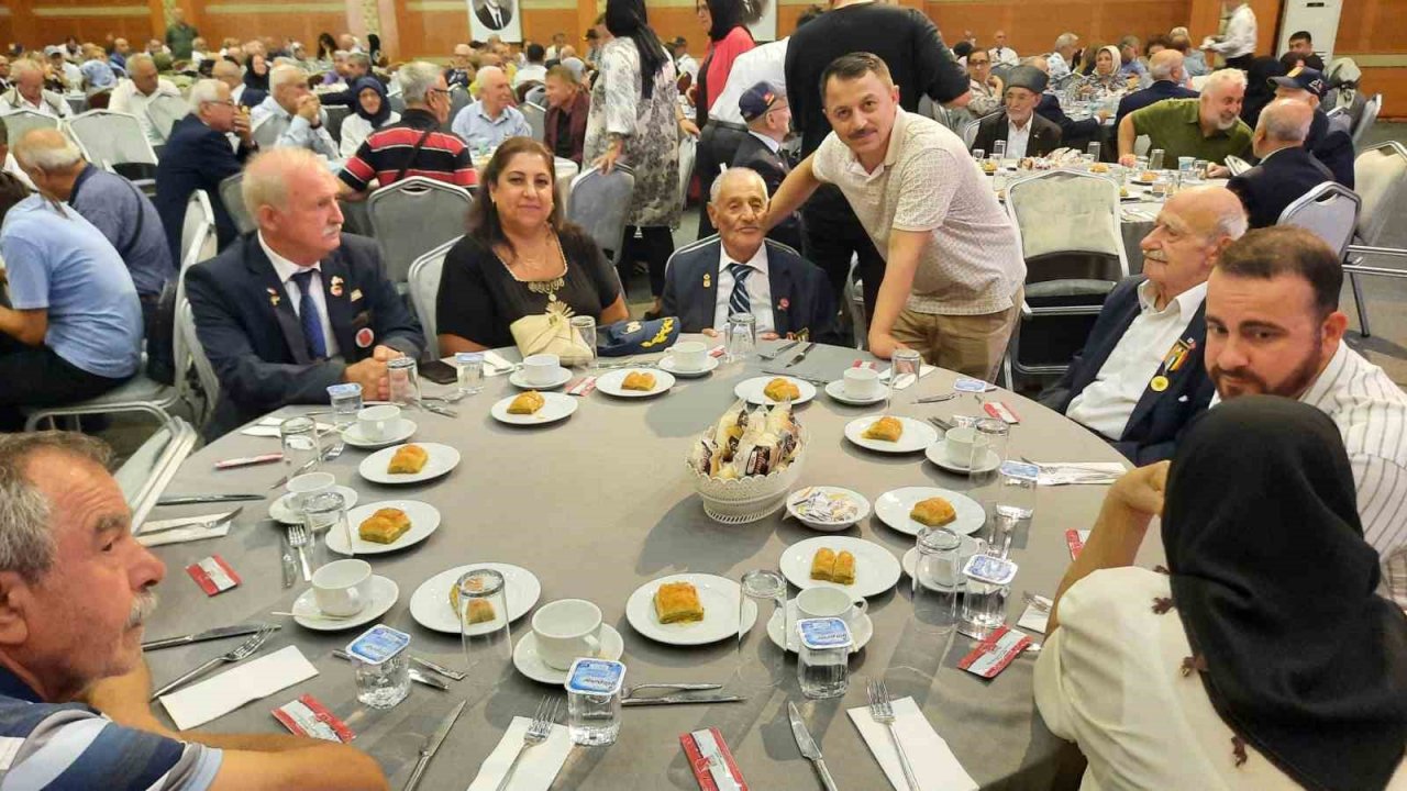 AK Parti İstanbul İl Başkanlığı, Kore-Kıbrıs şehit ve gazilerini anma programı gerçekleştirdi