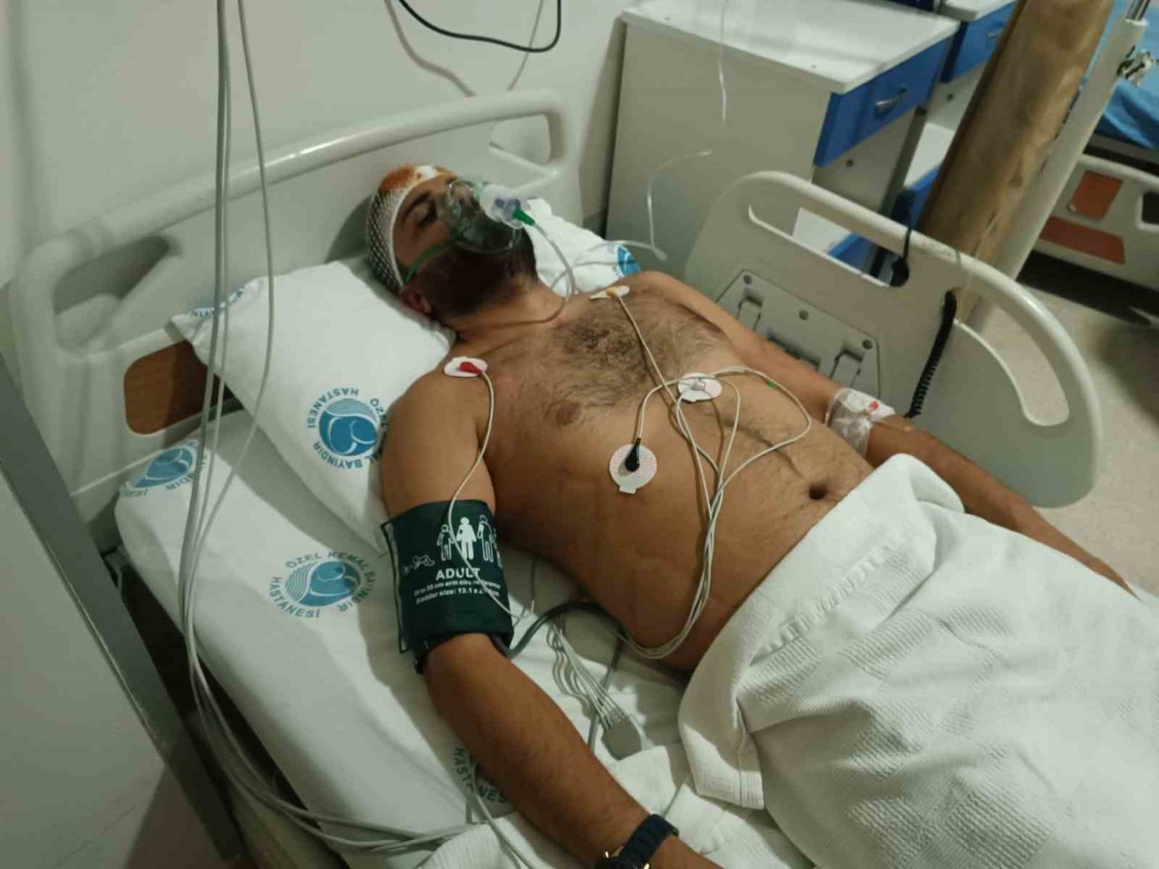 20 kişiyle hastaneyi basıp doktor ve görevlileri darp ettiler