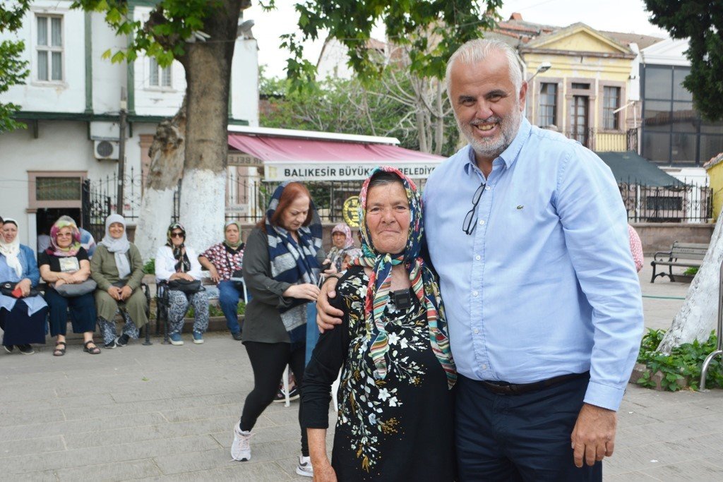 AK Parti Ayvalık İlçe Başkanı Ali Gür istifa etti