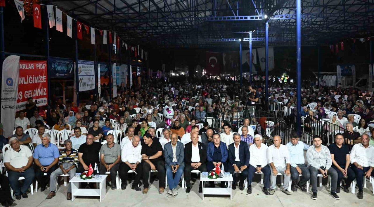 Başkan Böcek, 9. Barbunya Şenliği’ne katıldı