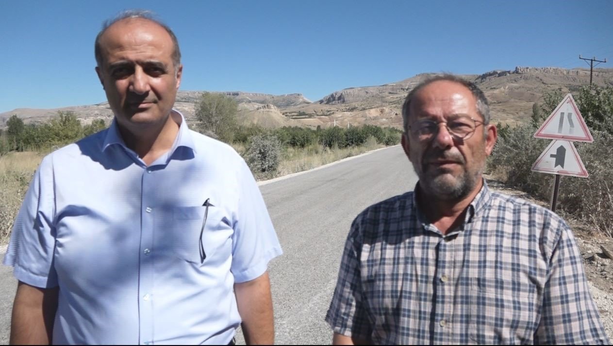 Büyükşehrin Akçadağ’daki yol çalışmaları sürüyor