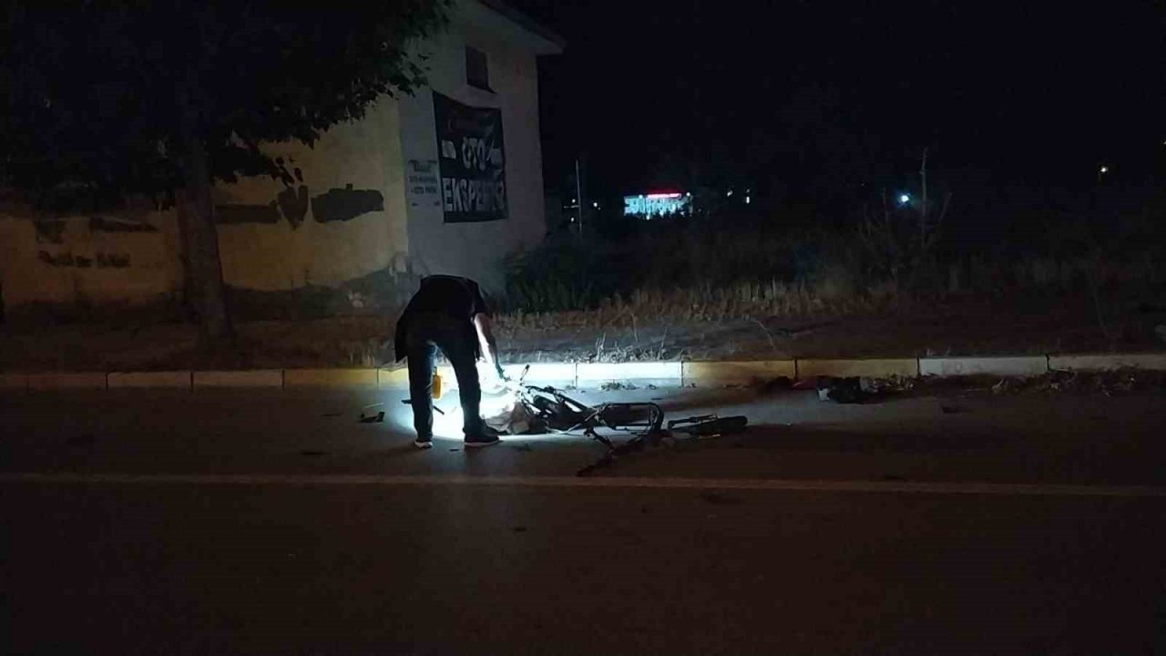 Otomobil ve elektrikli motosiklet çarpıştı: 1 ölü