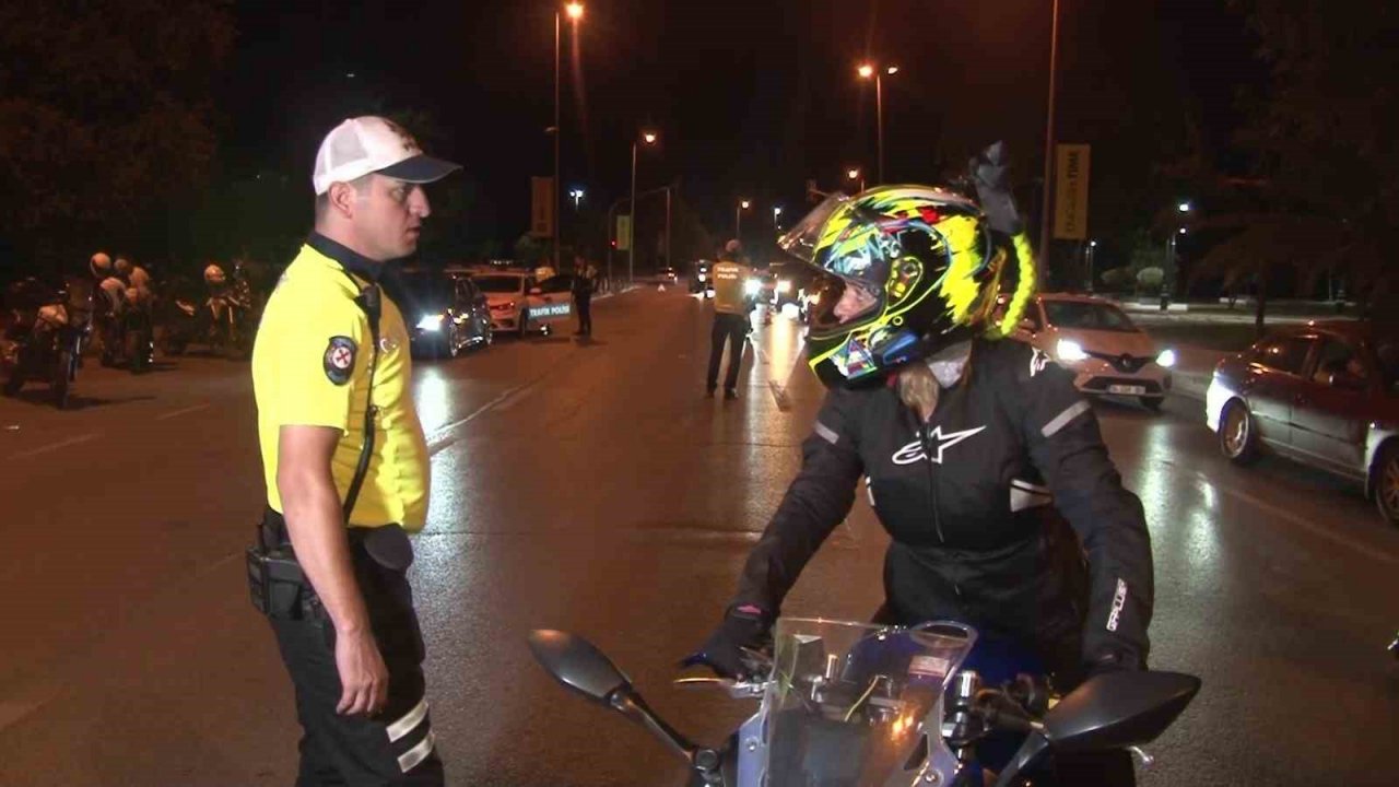 Denetimde muhabirlere saldırı girişiminde bulunan şahıs: "Benim canımı sıkmayın, kapat kameranızı"