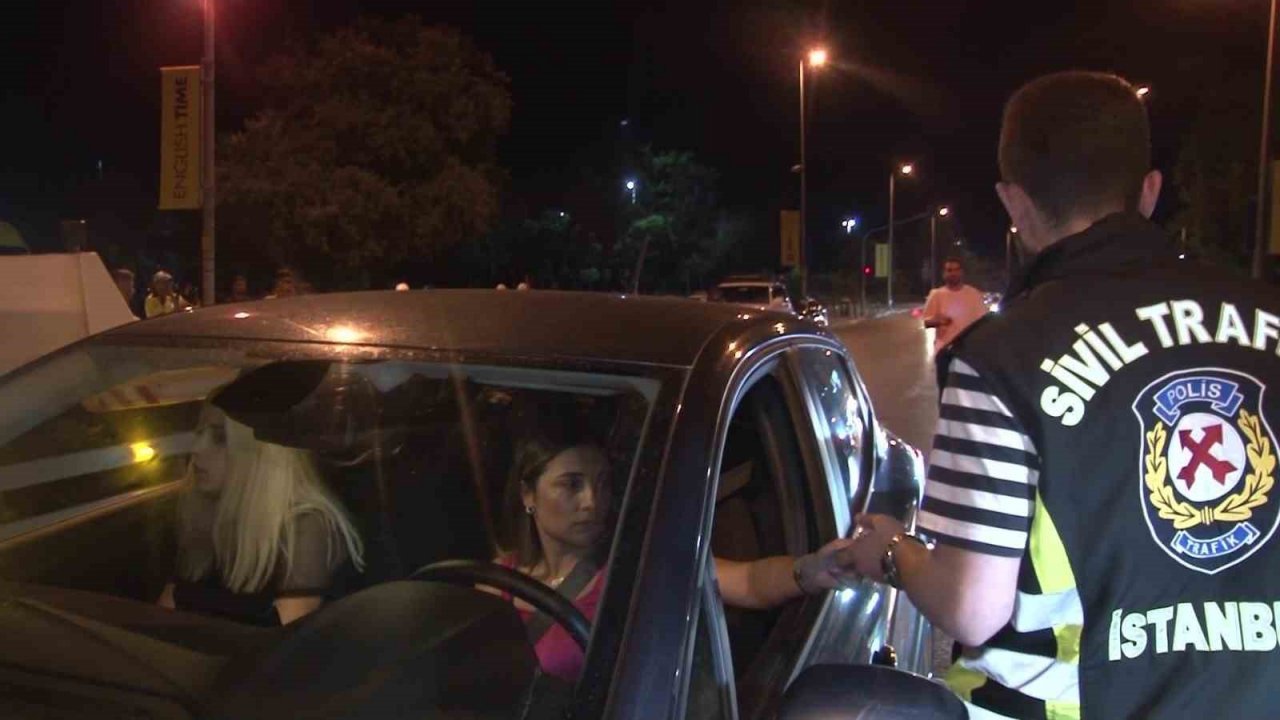 Denetimde muhabirlere saldırı girişiminde bulunan şahıs: "Benim canımı sıkmayın, kapat kameranızı"