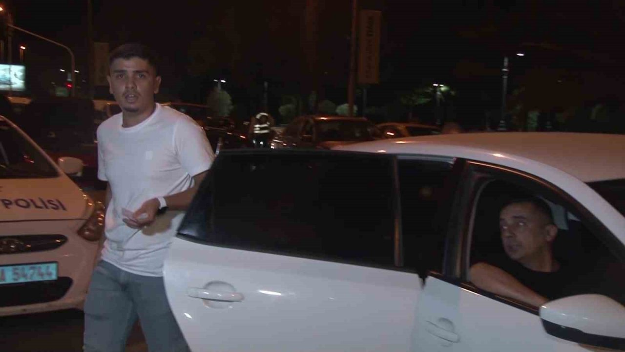 Denetimde muhabirlere saldırı girişiminde bulunan şahıs: "Benim canımı sıkmayın, kapat kameranızı"