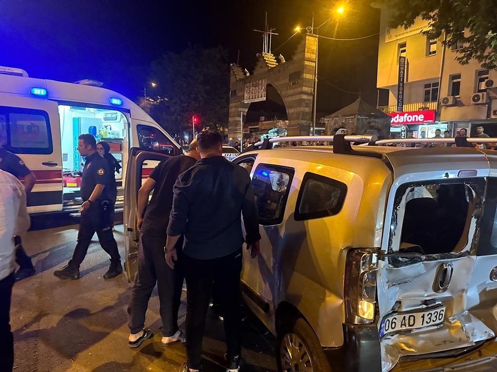 Elazığ’da trafik kazası: 2 yaralı