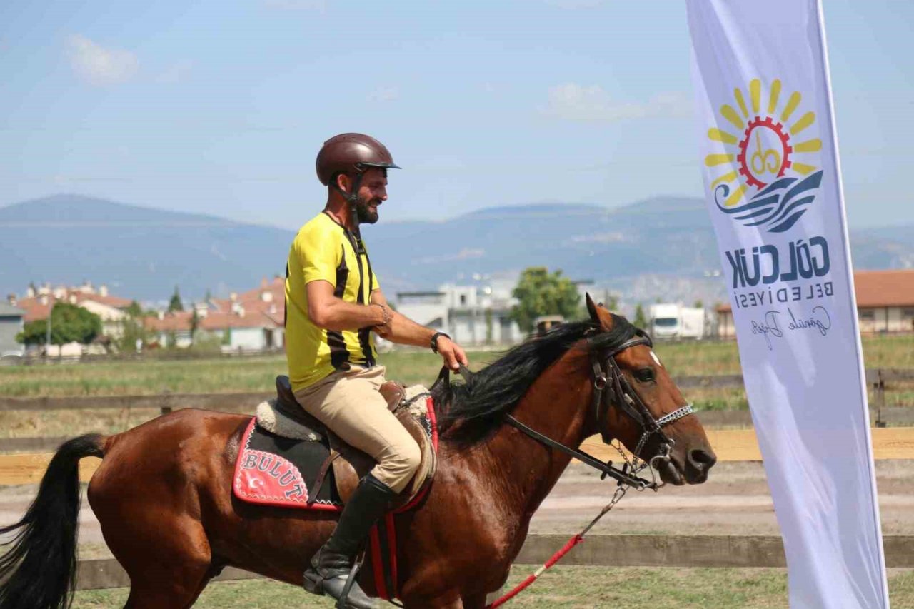 Rahvan At Yarışları nefes kesti