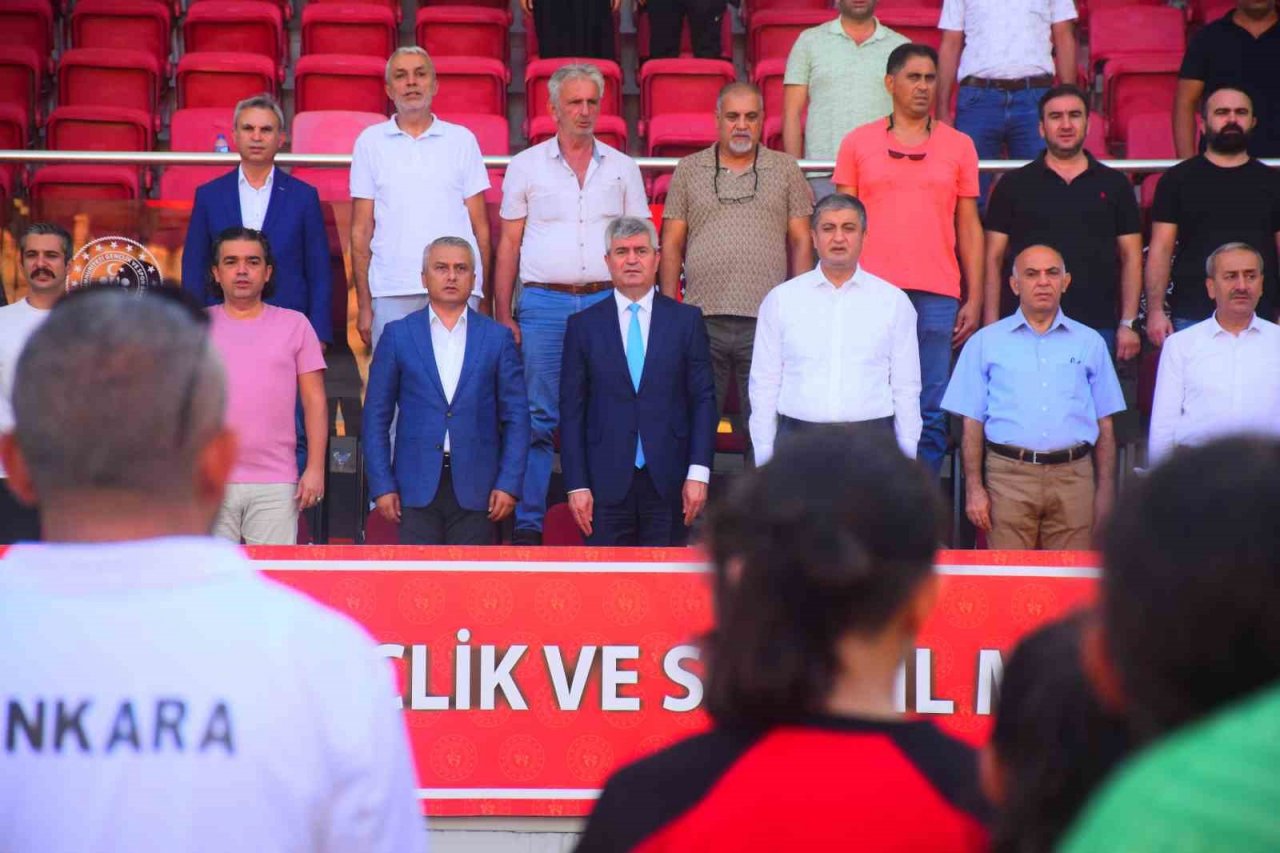 Karabük’te ANALİG Futbol Türkiye Birinciliği açılış seremonisi gerçekleşti