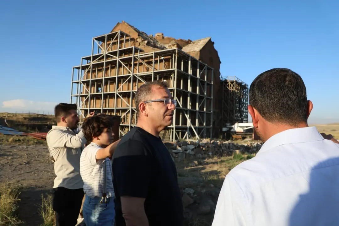 Kars Valisi Ziya Polat, Ani Ören Yeri’nde incelemelerde bulundu