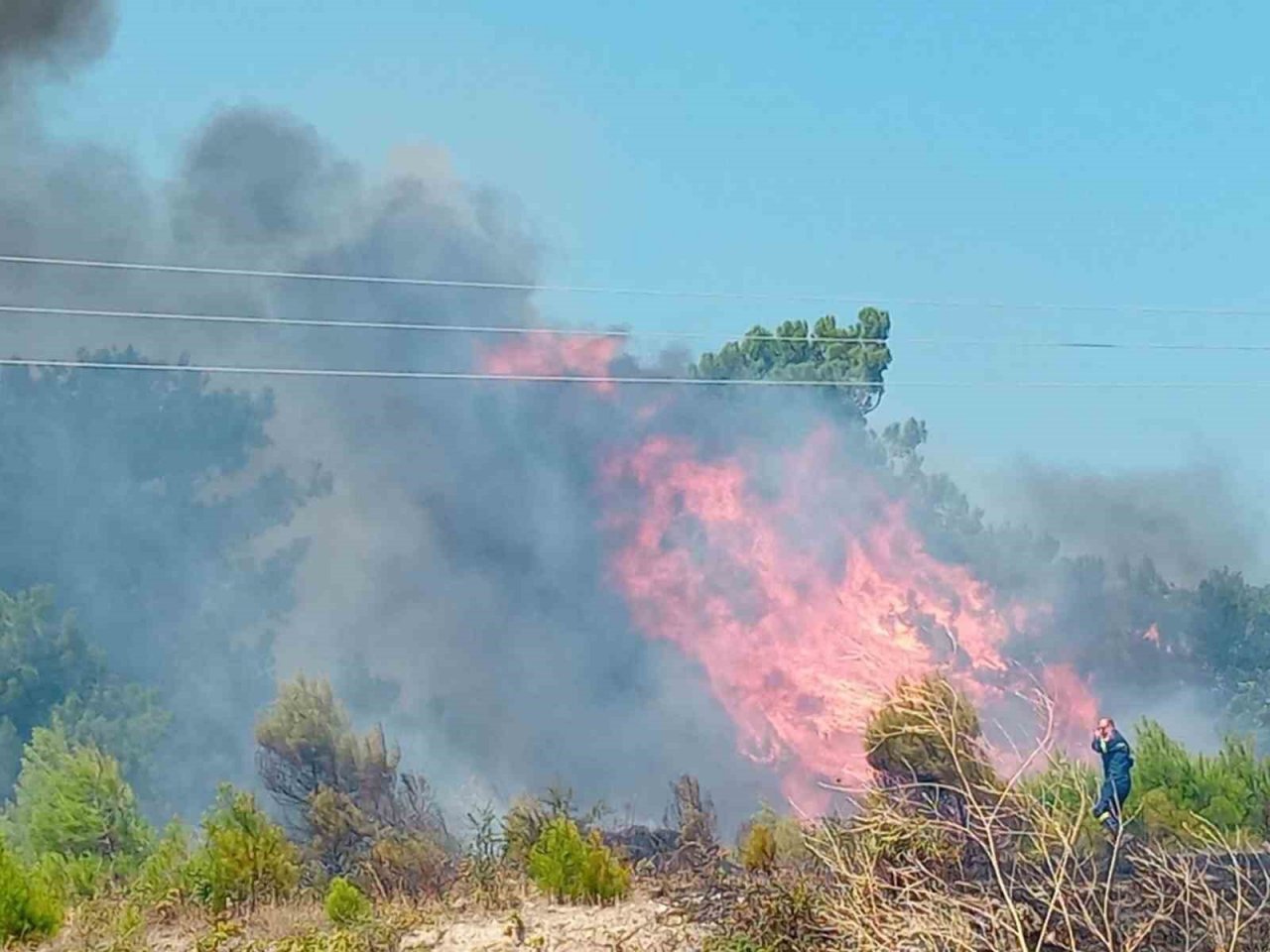 Yunanistan’daki yangında tahliyeler başladı, İpsala Sınır Kapısı kapatıldı