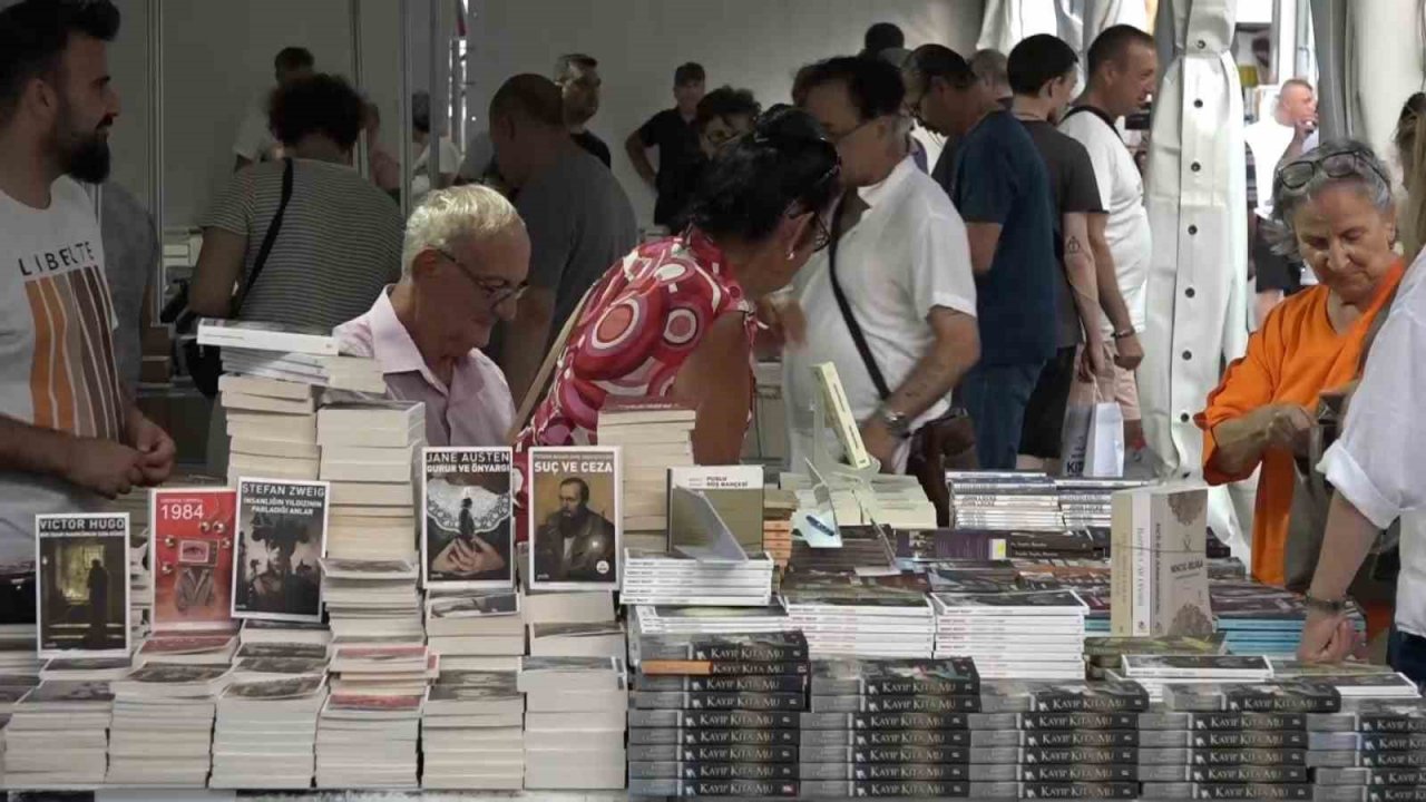 Mudanya 5. Kitap Fuarı ’Cumhuriyet ve Demokrasi’ temasıyla başladı