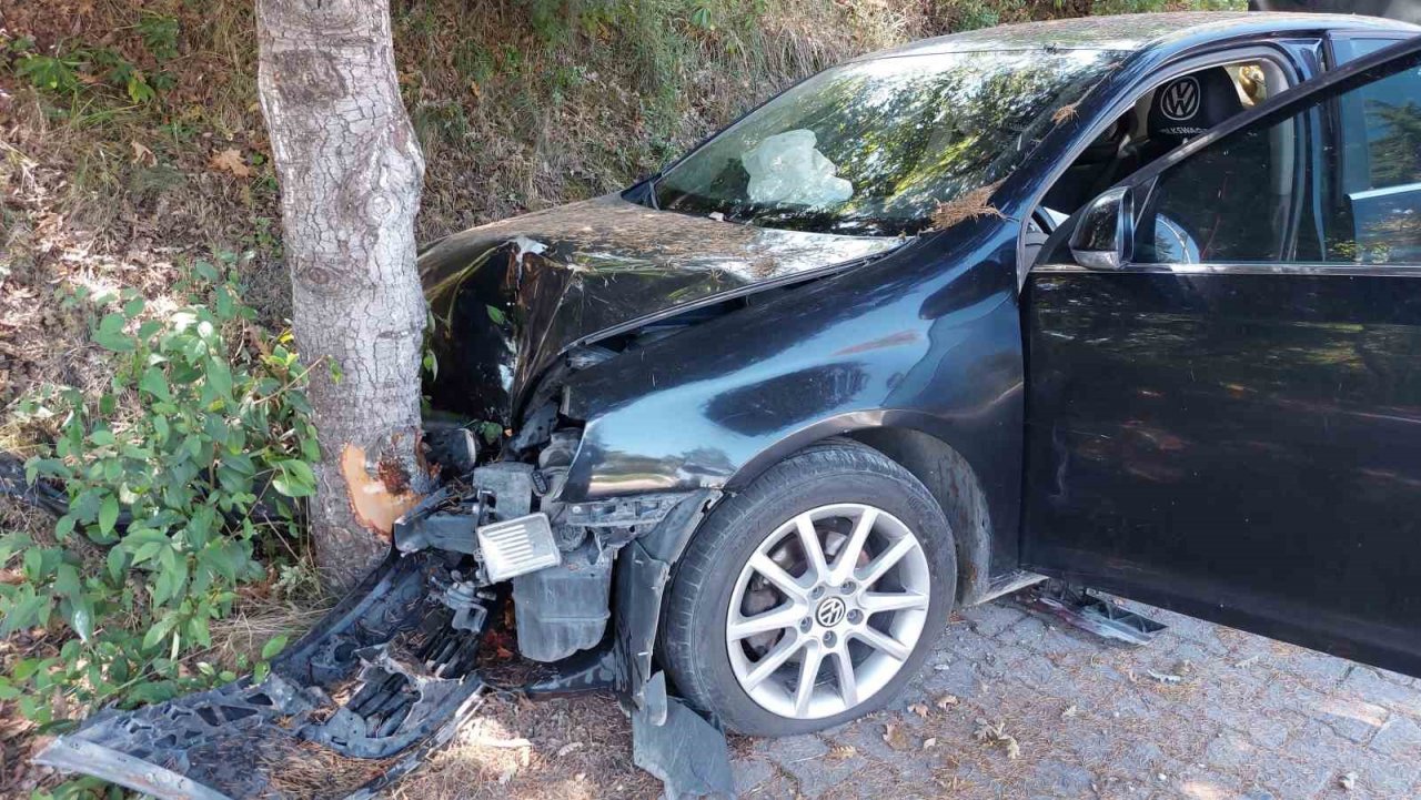 Samsun’da otomobil ağaca çarptı: 1 yaralı