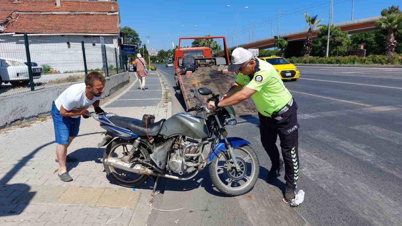 Samsun’da otomobil kırmızı ışıkta bekleyen motosiklete çarptı: 1 yaralı